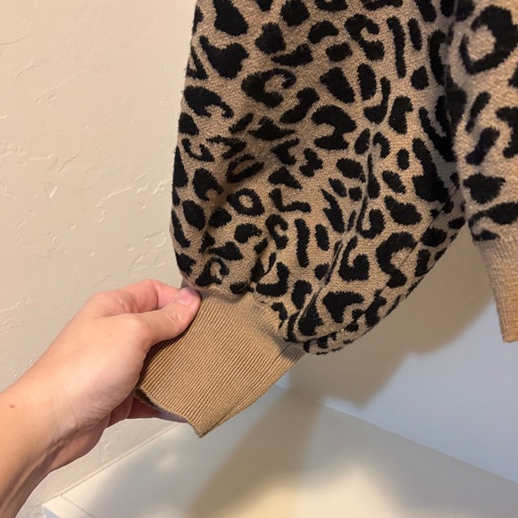 Philosophy Tan Leopard V-Neck Sweater - Picture 3 of 4